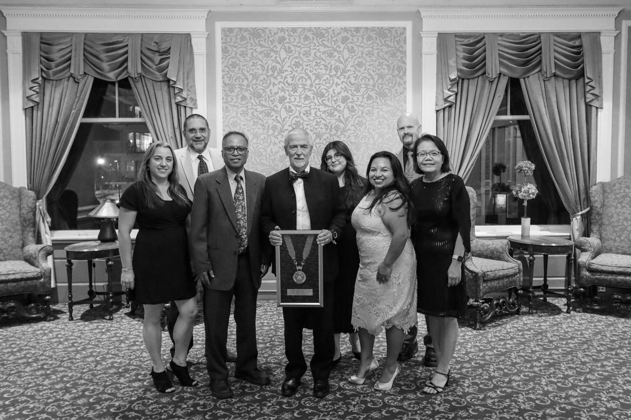 Pulst and Scoles Lab group photo (black and white)